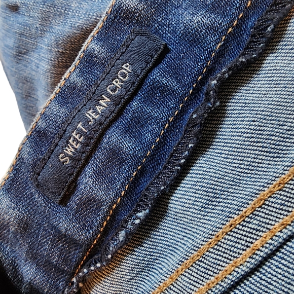 Lucky Brand Whiskered Sweet Crop Back Flap Straight Leh Jean - Picture 6 of 6